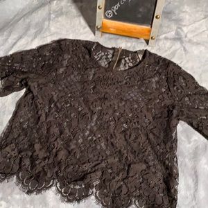 Forever 21 Lace Short Sleeve Crop Top